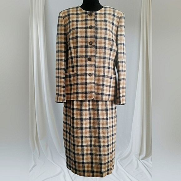 Vintage Burberry Large Skirt Suite & Jacket Plaid Detachable Faux Fur Collar - Picture 4 of 16